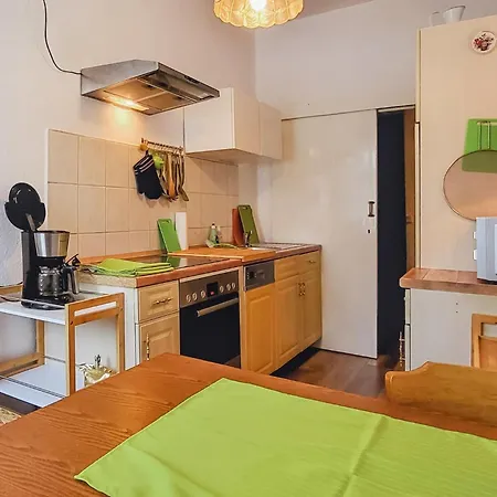 Beautiful In With Kitchen Apartment *
