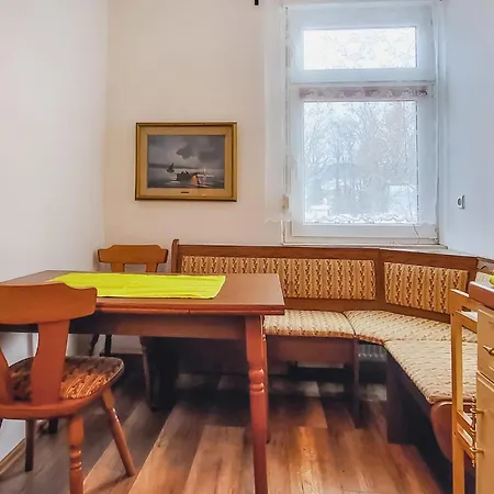 Beautiful In With Kitchen Apartment *